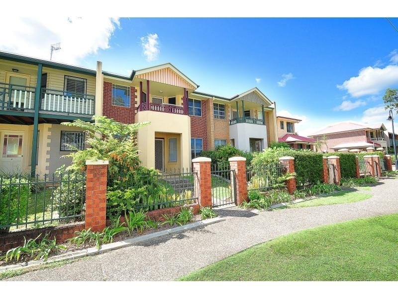 16/18 Tallebudgera Creek Road, Burleigh Heads QLD 4220