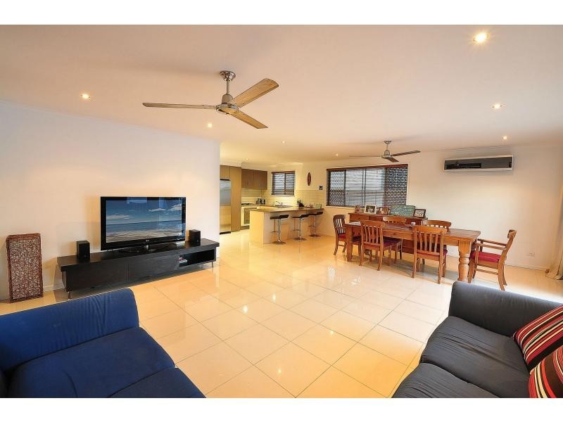 70 Sunshine Parade, Miami QLD 4220