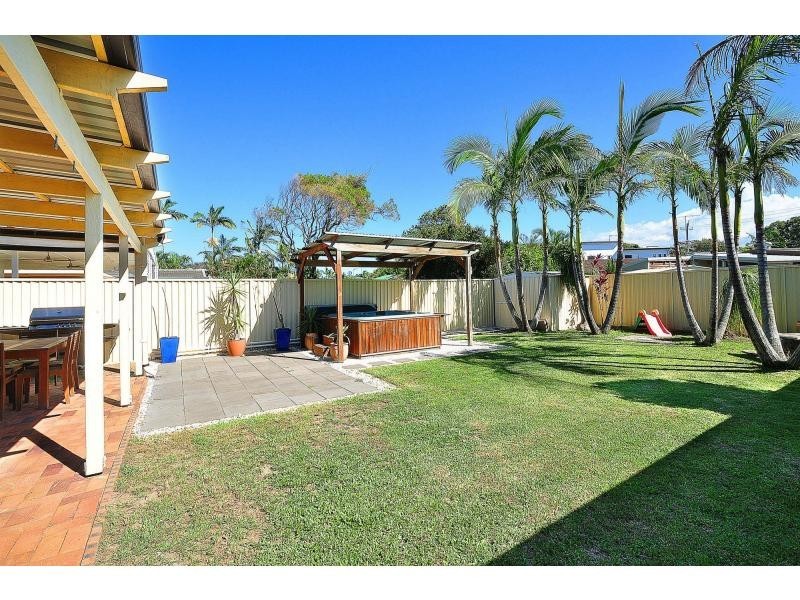 70 Sunshine Parade, Miami QLD 4220