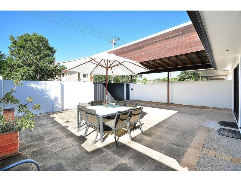 70 Sunshine Parade, Miami QLD 4220