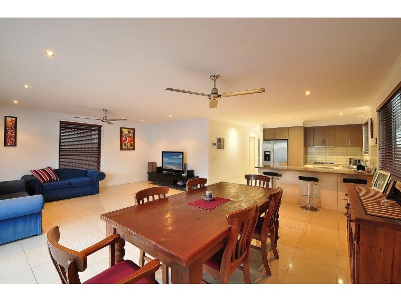 70 Sunshine Parade, Miami QLD 4220