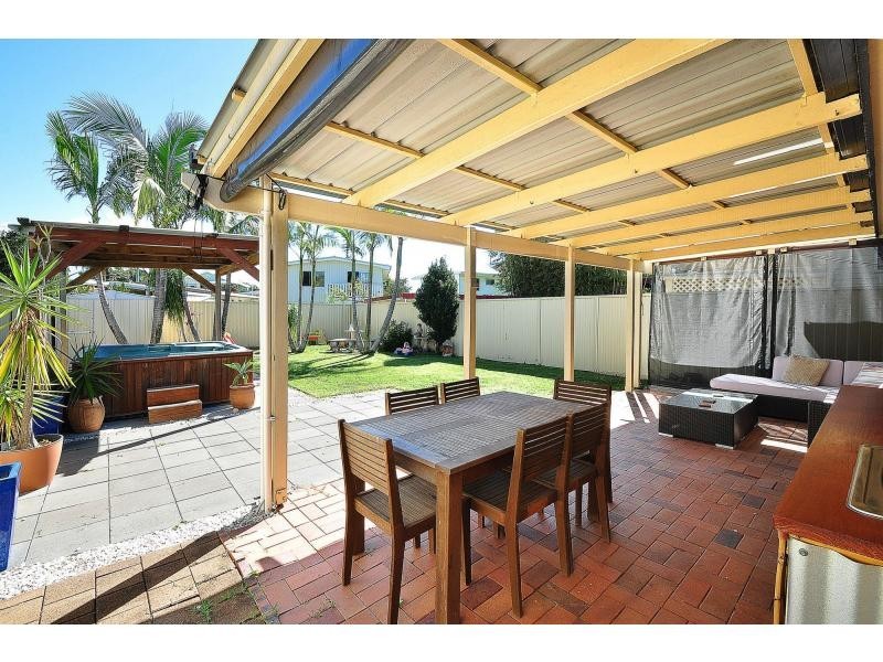 70 Sunshine Parade, Miami QLD 4220