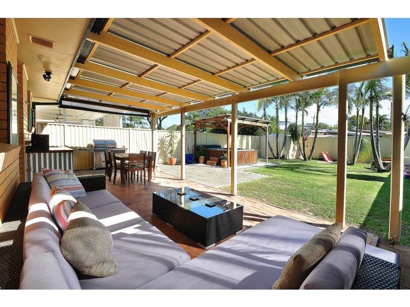 70 Sunshine Parade, Miami QLD 4220