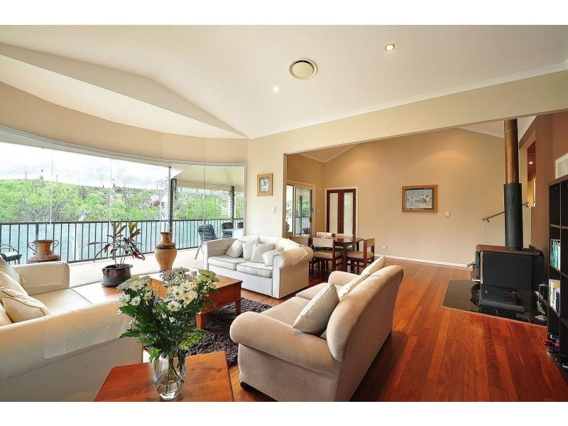 25 Fenton Drive, Tallebudgera QLD 4228