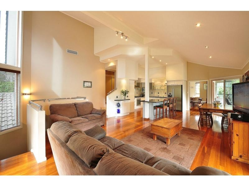 25 Fenton Drive, Tallebudgera QLD 4228