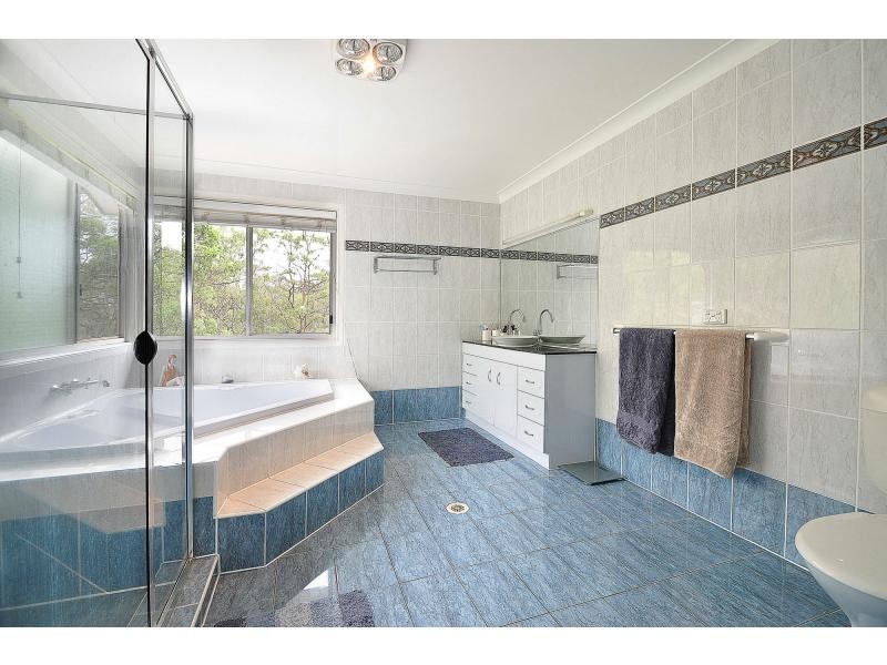 25 Fenton Drive, Tallebudgera QLD 4228
