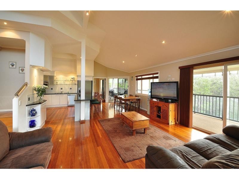 25 Fenton Drive, Tallebudgera QLD 4228