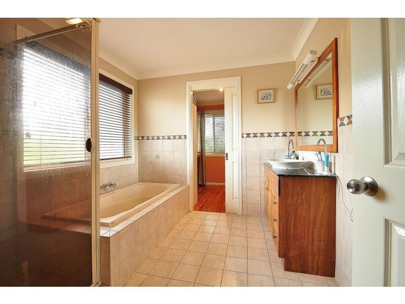 25 Fenton Drive, Tallebudgera QLD 4228