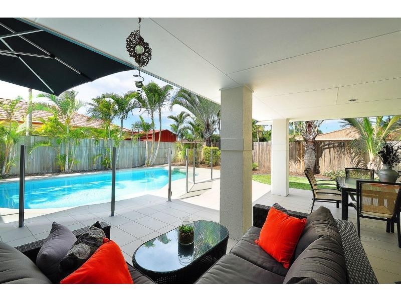 22 Sittella Crescent, Burleigh Waters QLD 4220
