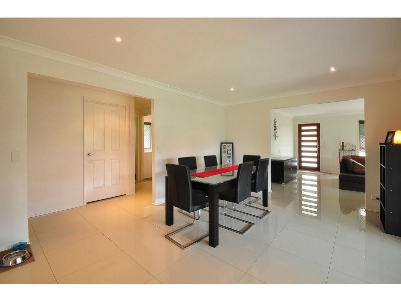 4 Violet Court, Miami QLD 4220