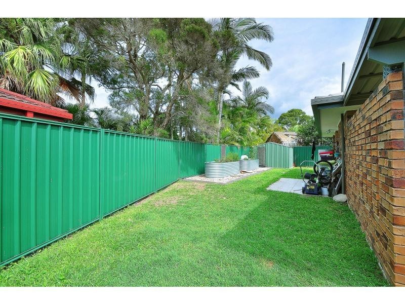 4 Violet Court, Miami QLD 4220