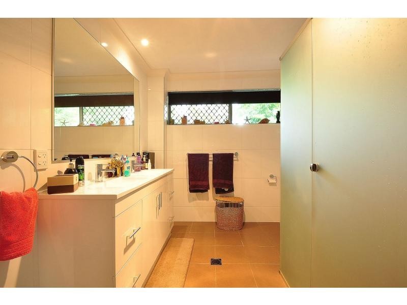 4 Violet Court, Miami QLD 4220