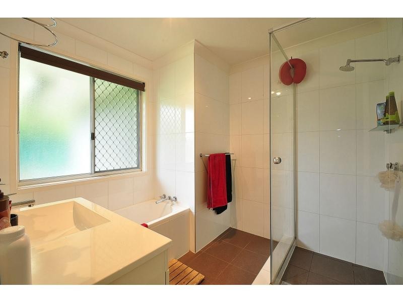 4 Violet Court, Miami QLD 4220