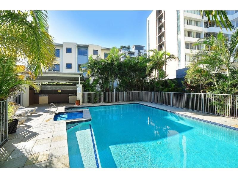 5/6 Fifth Avenue, Burleigh Heads QLD 4220