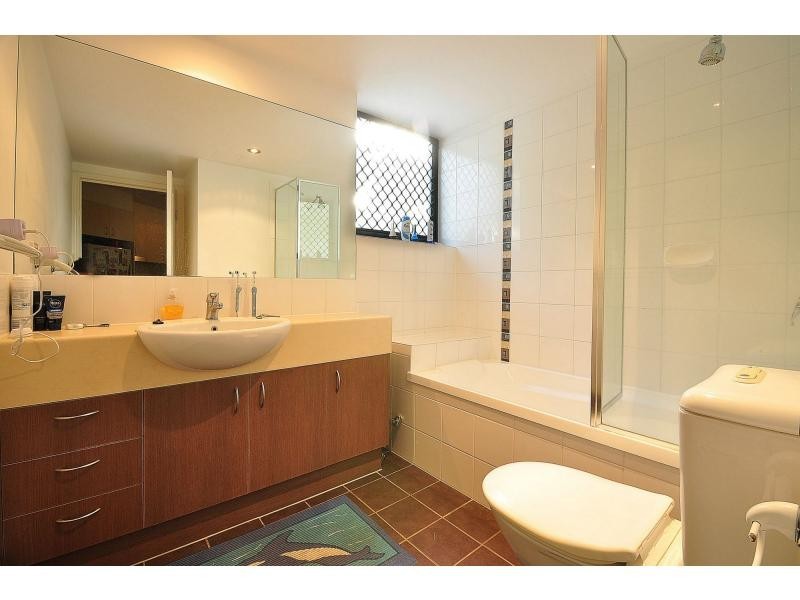 5/6 Fifth Avenue, Burleigh Heads QLD 4220