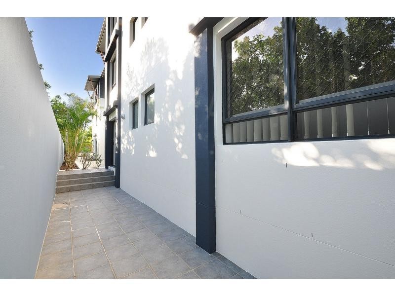 5/6 Fifth Avenue, Burleigh Heads QLD 4220