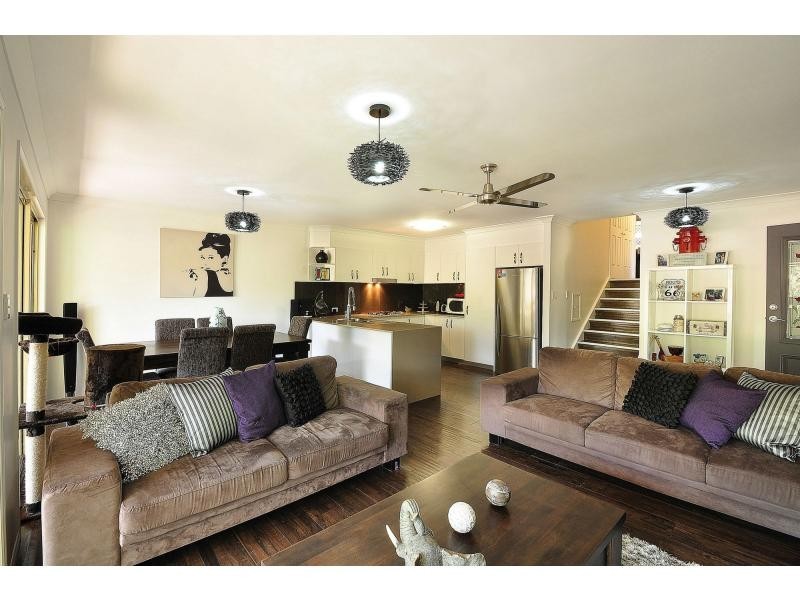 2/7 Kingia Court, Burleigh Heads QLD 4220