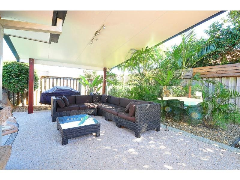 8 Sonama Court, Burleigh Waters QLD 4220