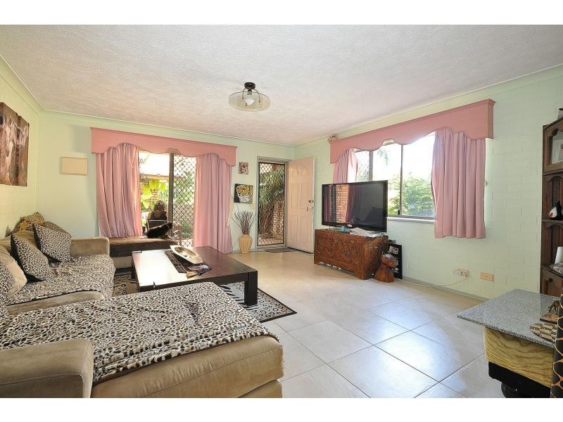 1/2 Snowgum Court, Burleigh Waters QLD 4220