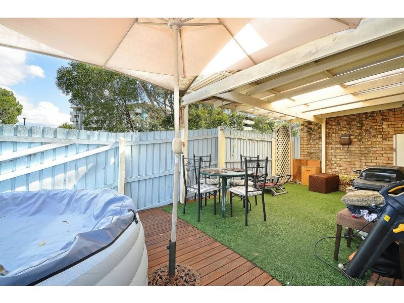 1/2 Snowgum Court, Burleigh Waters QLD 4220