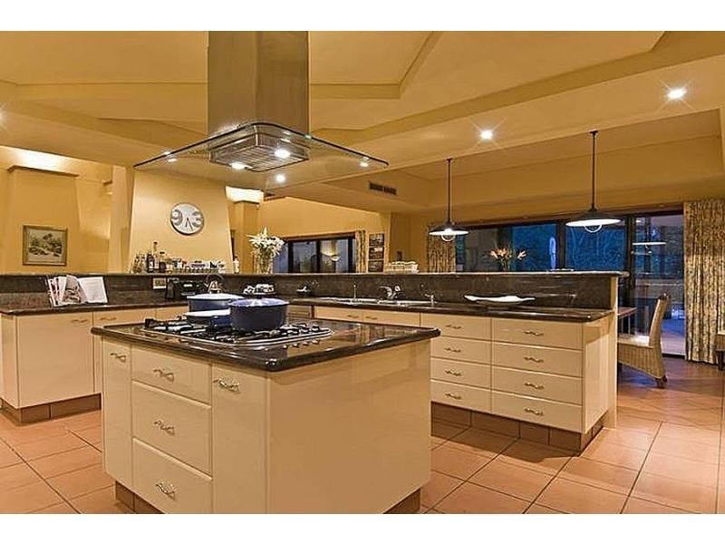 29 Kentia Court, Elanora QLD 4221