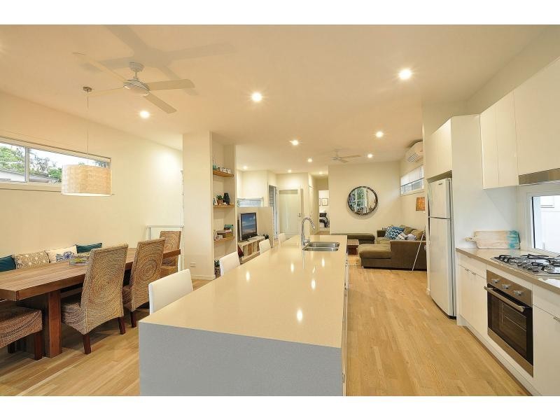 202A Ocean Parade, Burleigh Heads QLD 4220