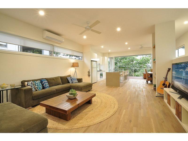 202A Ocean Parade, Burleigh Heads QLD 4220