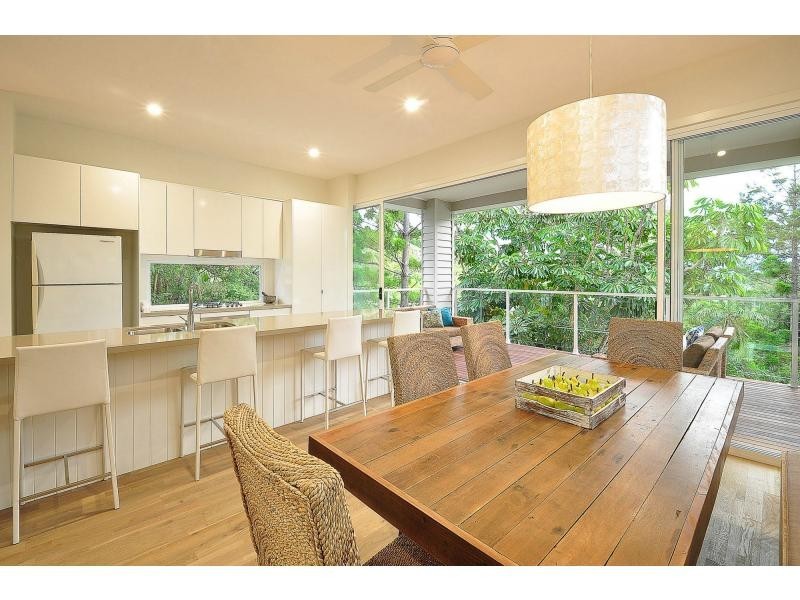 202A Ocean Parade, Burleigh Heads QLD 4220