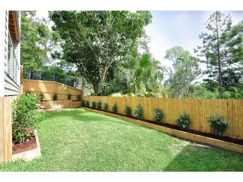 202A Ocean Parade, Burleigh Heads QLD 4220