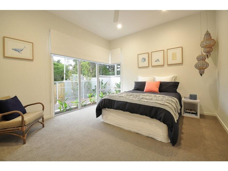 202A Ocean Parade, Burleigh Heads QLD 4220