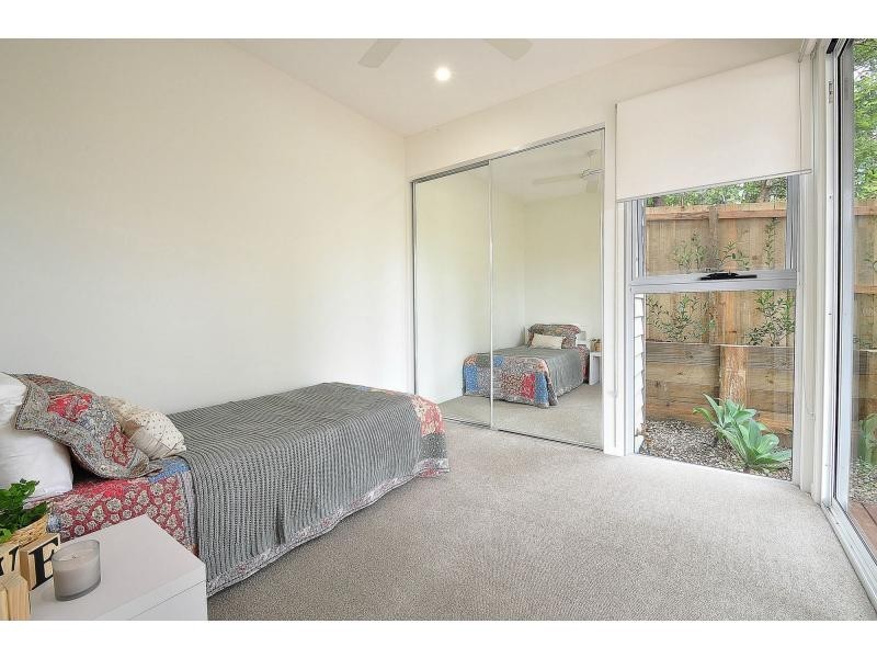 202A Ocean Parade, Burleigh Heads QLD 4220