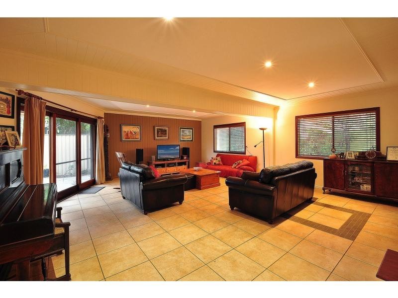 18 Twenty Sixth Avenue, Palm Beach QLD 4221