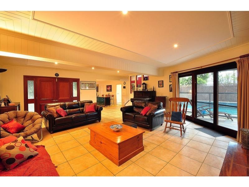 18 Twenty Sixth Avenue, Palm Beach QLD 4221