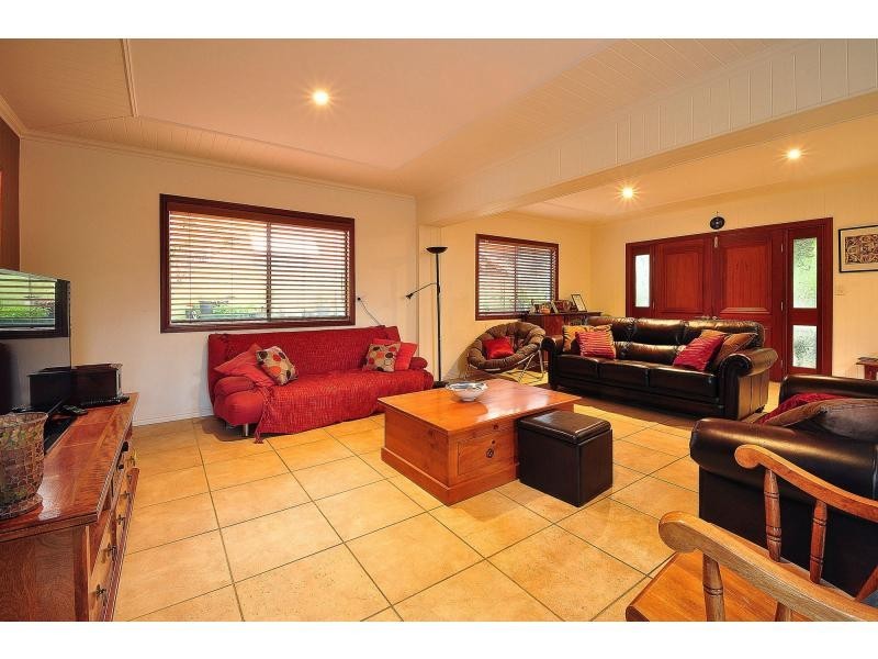 18 Twenty Sixth Avenue, Palm Beach QLD 4221