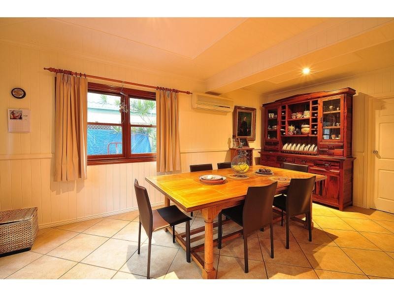 18 Twenty Sixth Avenue, Palm Beach QLD 4221