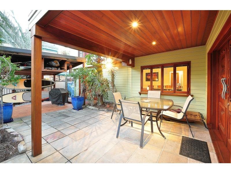 18 Twenty Sixth Avenue, Palm Beach QLD 4221