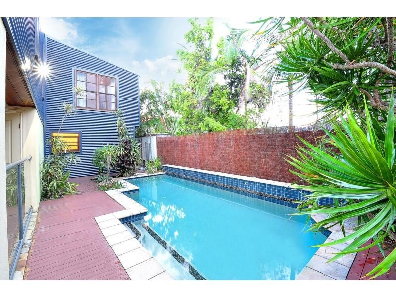 18 Twenty Sixth Avenue, Palm Beach QLD 4221