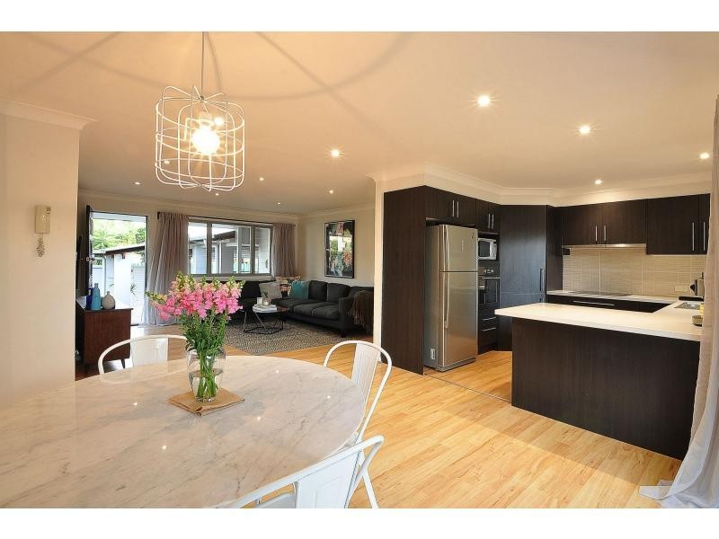 37 Burleigh Street, Burleigh Heads QLD 4220