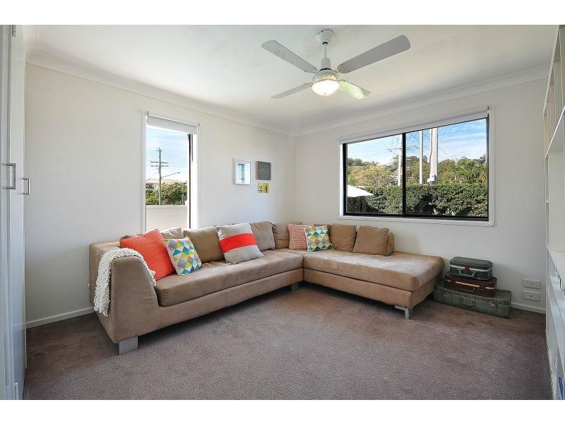 37 Burleigh Street, Burleigh Heads QLD 4220