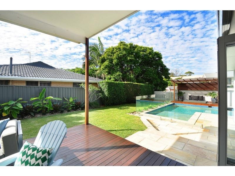 37 Burleigh Street, Burleigh Heads QLD 4220