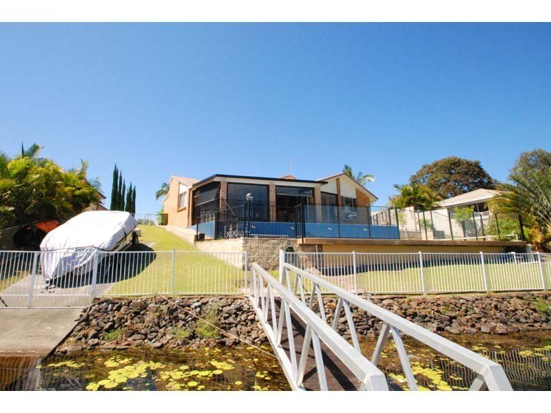 57 Cayman Drive, Clear Island Waters QLD 4226