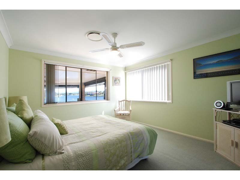 57 Cayman Drive, Clear Island Waters QLD 4226