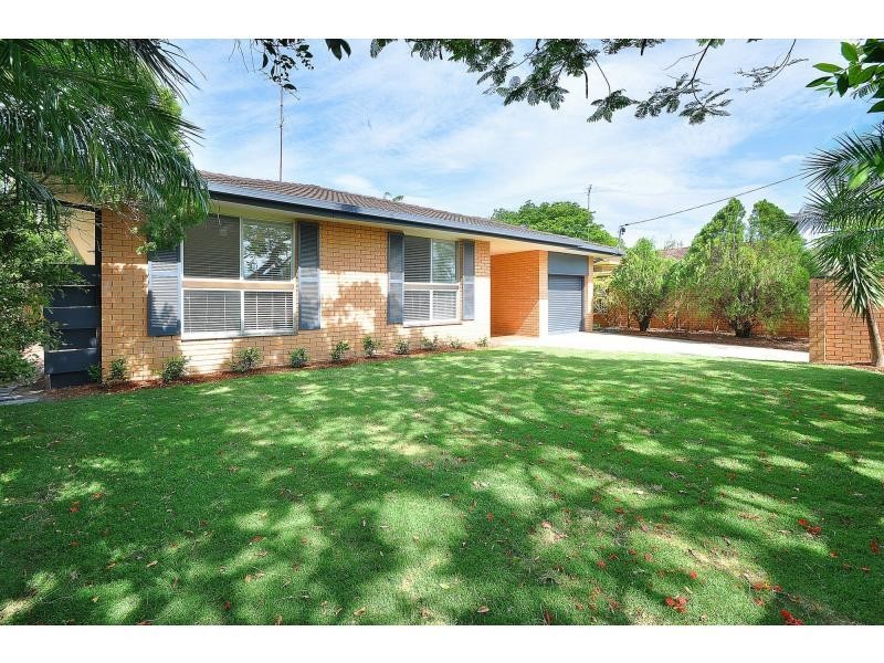 63 Alec Avenue, Mermaid Waters QLD 4218