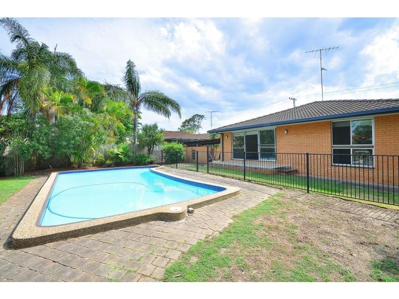 63 Alec Avenue, Mermaid Waters QLD 4218