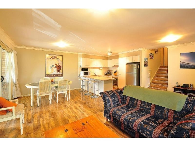 2/5 Kingia Court, Burleigh Heads QLD 4220