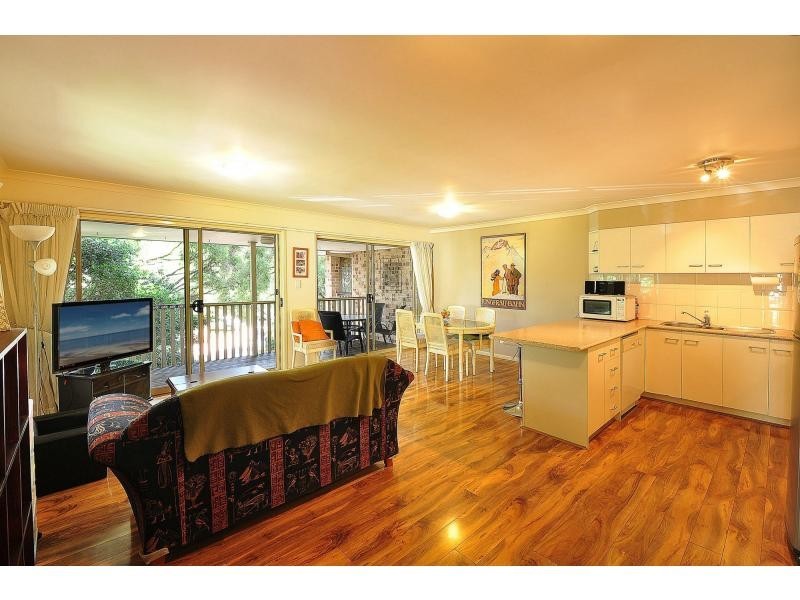 2/5 Kingia Court, Burleigh Heads QLD 4220