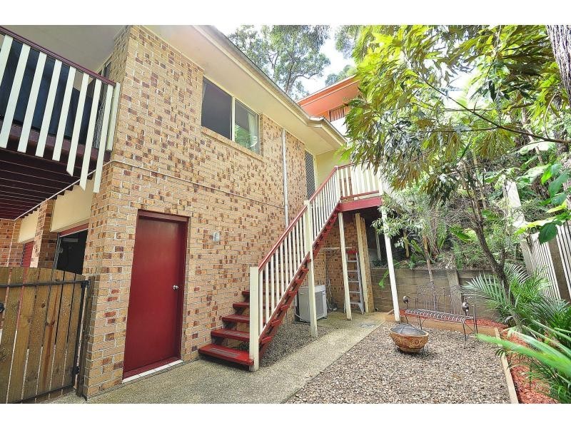 2/5 Kingia Court, Burleigh Heads QLD 4220