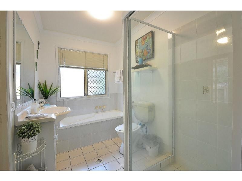 2/5 Kingia Court, Burleigh Heads QLD 4220