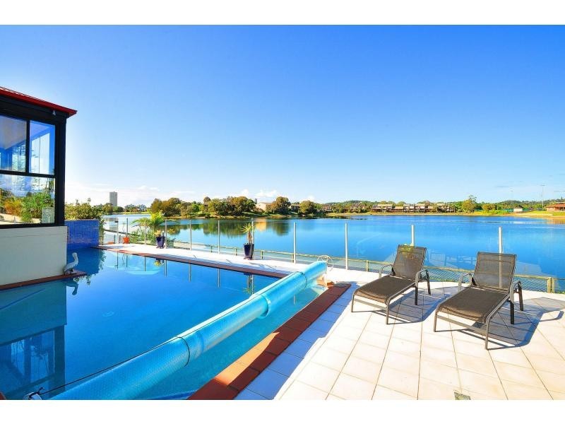 76 Honeyeater Drive, Burleigh Waters QLD 4220