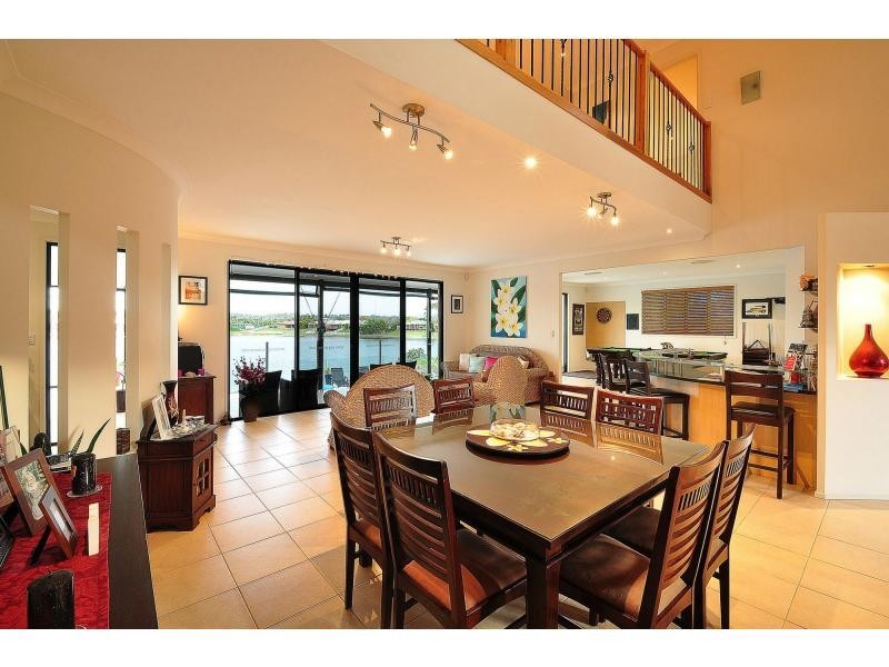 76 Honeyeater Drive, Burleigh Waters QLD 4220